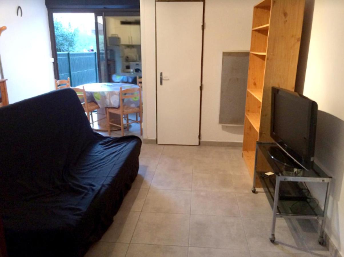Appartement Charmant A Canet En Roussillon 36 M² Piscine Partagee Exteriör bild