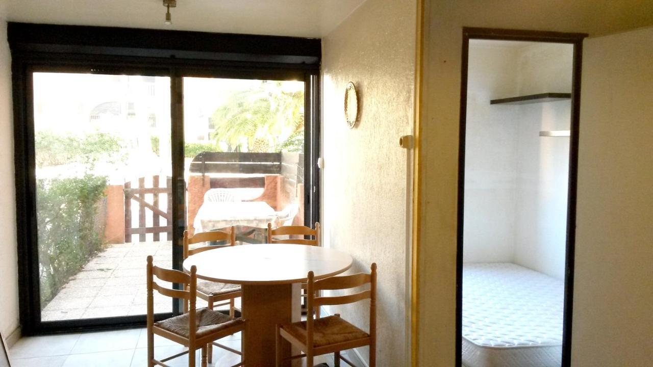 Appartement Charmant A Canet En Roussillon 36 M² Piscine Partagee Exteriör bild